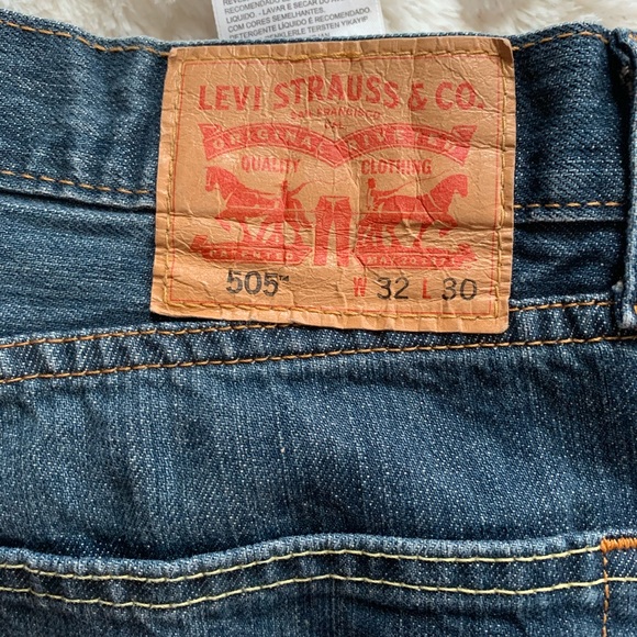 Levi’s 505 Jeans - Picture 2 of 2
